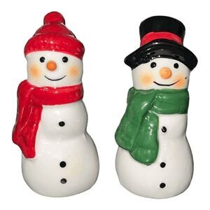 Cracker Barrel mini Snowman Salt and pepper Shaker Set